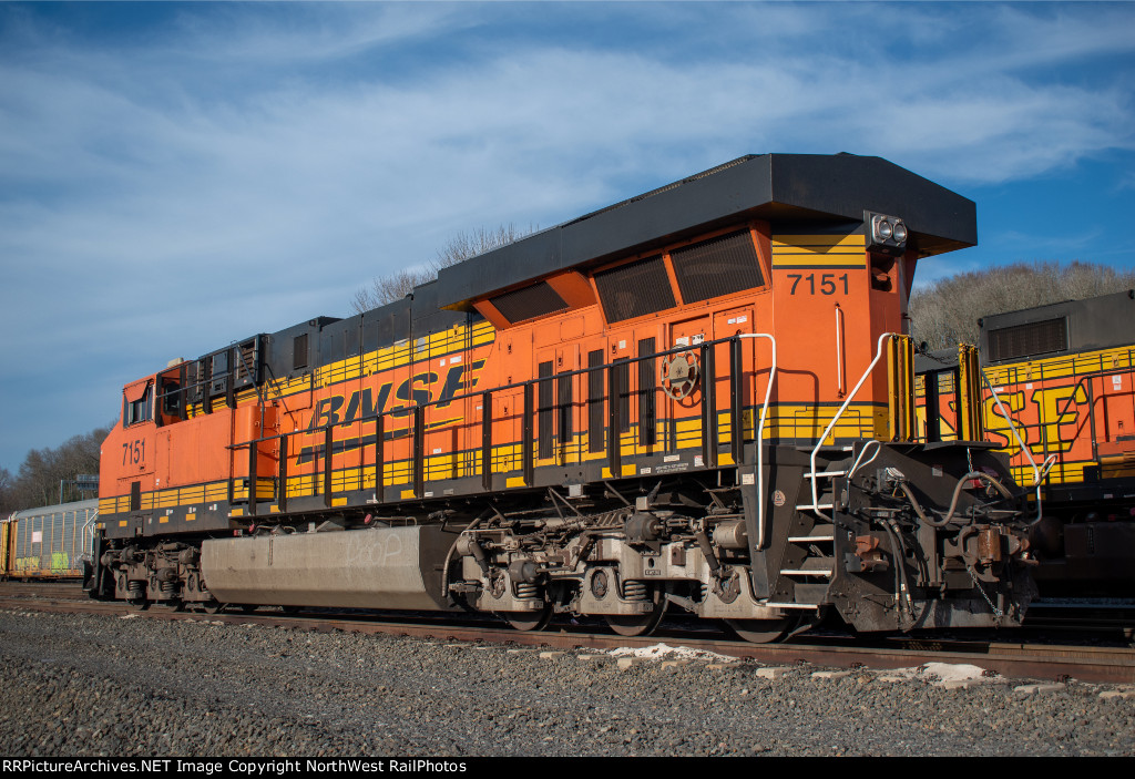 BNSF 7151